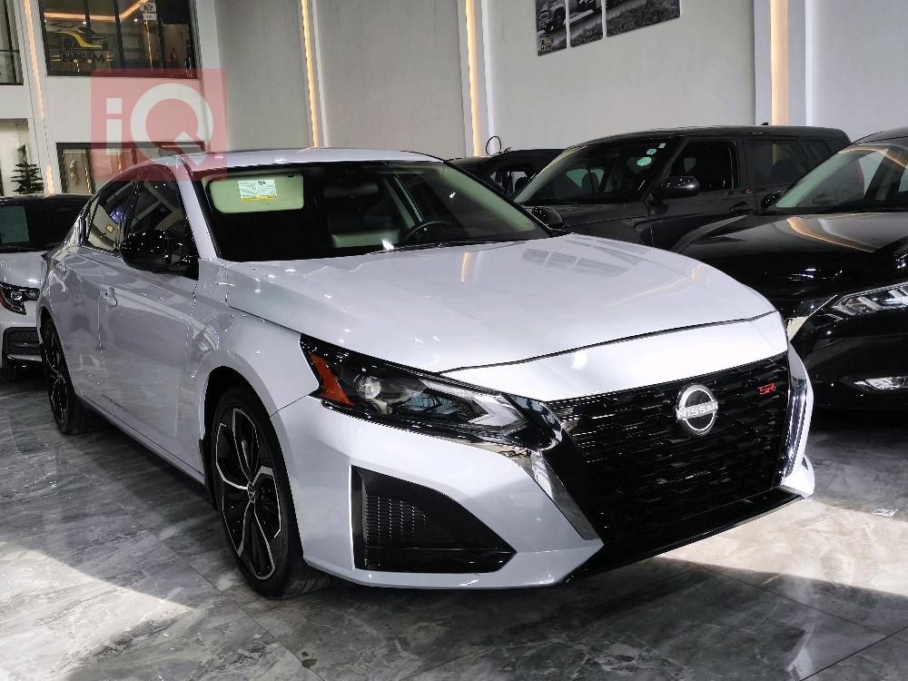 نیسان ئەلتیما